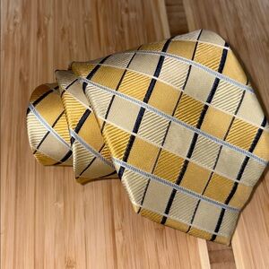 Michael Kors Plaid Gold Silk Neck Tie – Men's Formal Accessory